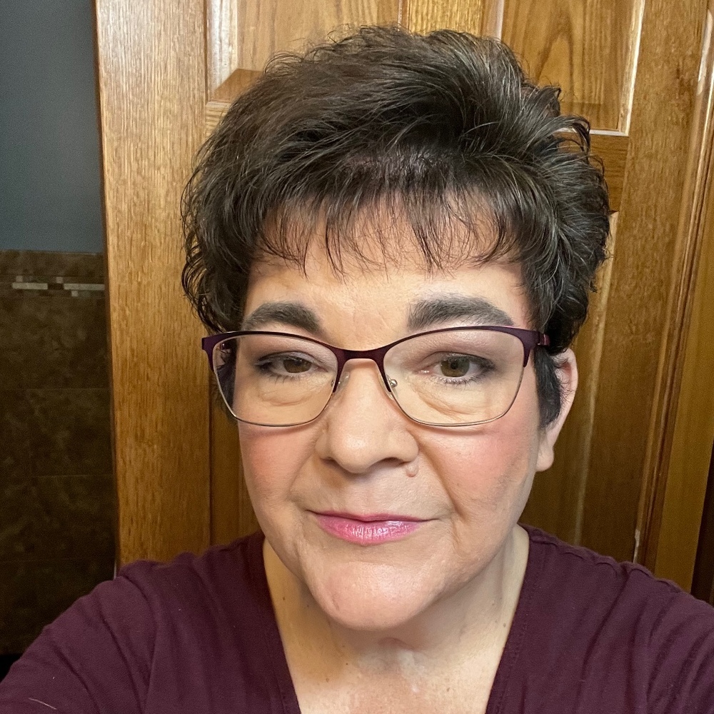 Meet your Posher, Regina